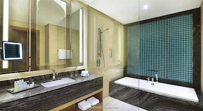 دوبلتری بای هیلتون ریزورت اند سپا مرجان آیلند