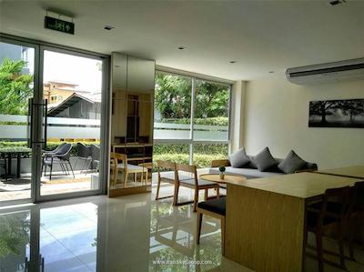 د گرس سرویسد سوئیتس