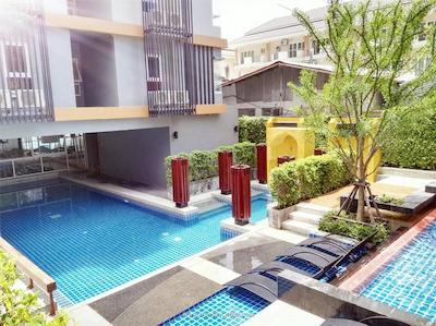 د گرس سرویسد سوئیتس