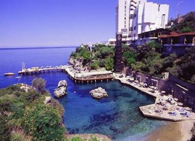 کرومار هتل د لوکس