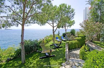 کرومار هتل د لوکس