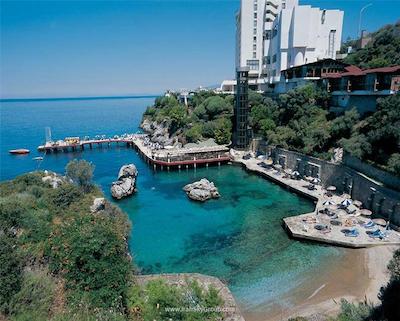 کرومار هتل د لوکس