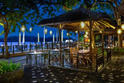 ملیá بلی-تاه گاردن ویللس