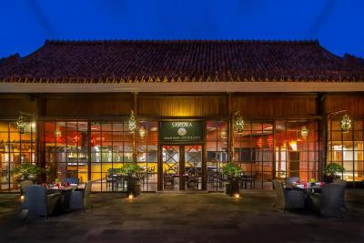 ملیá بلی-تاه گاردن ویللس