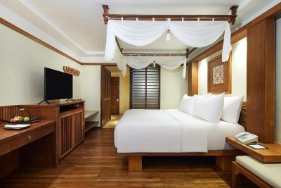 ملیá بلی-تاه گاردن ویللس