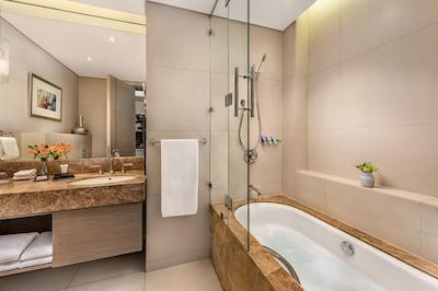 دوسیت تانی ابوظبی