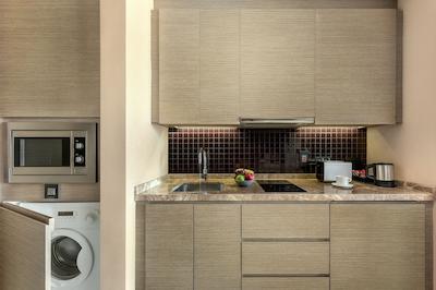 دوسیت تانی ابوظبی