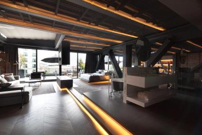 سیتی لافت هتل آتاشهیر