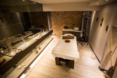 سیتی لافت هتل آتاشهیر