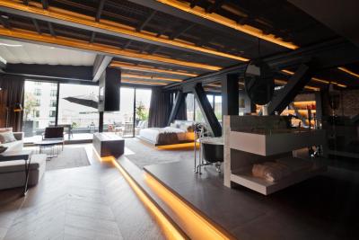 سیتی لافت هتل آتاشهیر