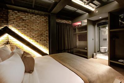 سیتی لافت هتل آتاشهیر