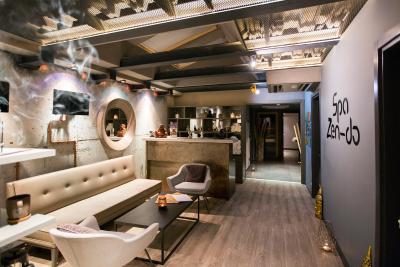 سیتی لافت هتل آتاشهیر