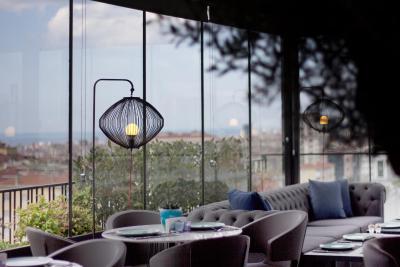 سیتی لافت هتل آتاشهیر