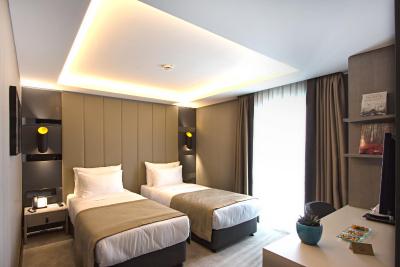 سیتی لافت هتل آتاشهیر