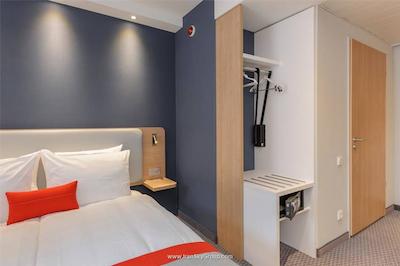 هلیدی این اکسپرس برلین-الخندرپلتز