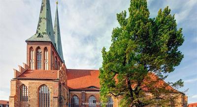 هلیدی این اکسپرس برلین-الخندرپلتز