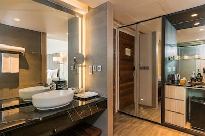 می بیچ رسرت