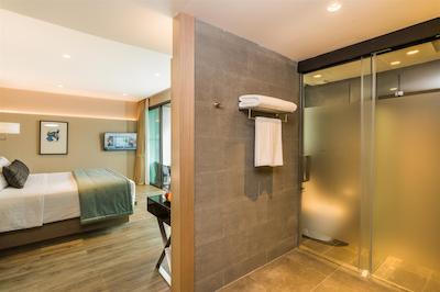 می بیچ رسرت