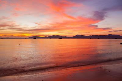 می بیچ رسرت