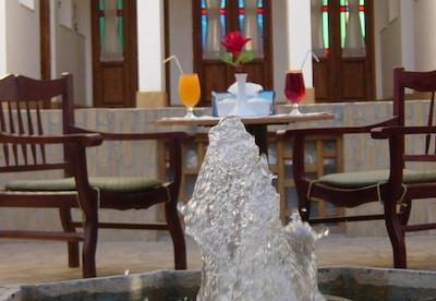 هتل لاله یزد