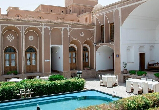 هتل لاله یزد