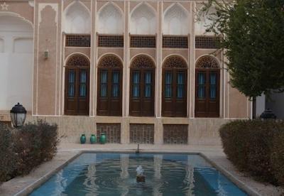 هتل لاله یزد