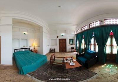 هتل لاله یزد