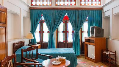 هتل لاله یزد