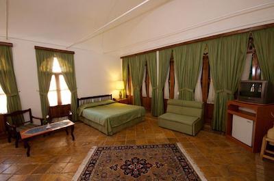 هتل لاله یزد