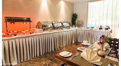 اگزکیوتیو سوئیتس بای موروج گلوریا