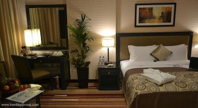 اگزکیوتیو سوئیتس بای موروج گلوریا