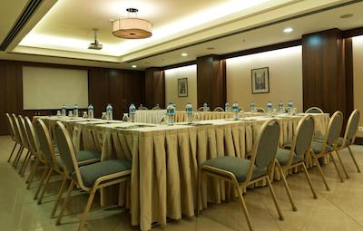 ریوا هتل تکسیم