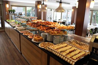 ریوا هتل تکسیم