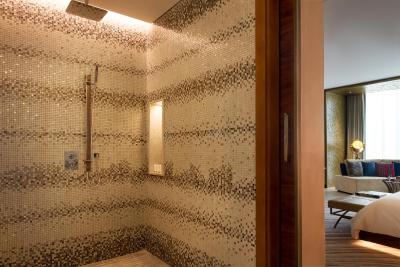 رنسانس داون تاون هتل دوبی