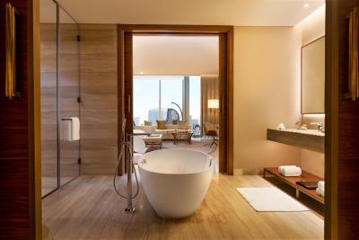 رنسانس داون تاون هتل دوبی