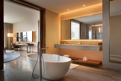 رنسانس داون تاون هتل دوبی