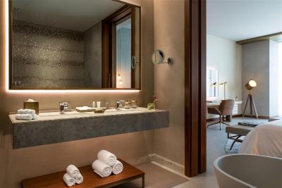 رنسانس داون تاون هتل دوبی