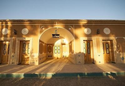 هتل باغ مشیر الممالک