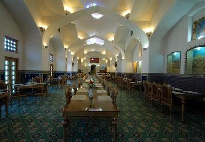 هتل باغ مشیر الممالک