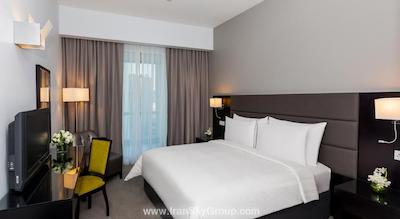 هتل آپارتمان فلورا کریک دلوکس