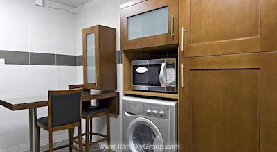 هتل آپارتمان فلورا کریک دلوکس