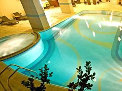 هتل آپارتمان فلورا کریک دلوکس