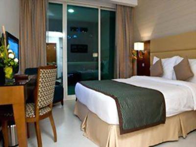 هتل آپارتمان فلورا کریک دلوکس