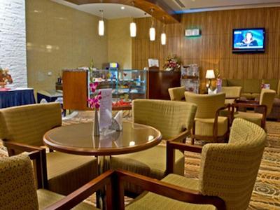 هتل آپارتمان فلورا کریک دلوکس