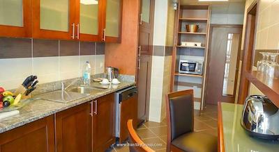 هتل آپارتمان فلورا کریک دلوکس