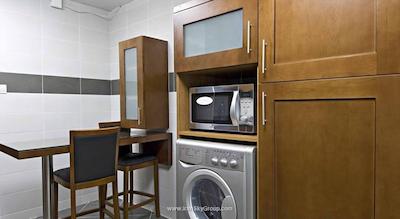 هتل آپارتمان فلورا کریک دلوکس