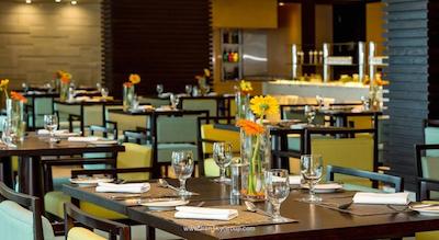 هتل آپارتمان فلورا کریک دلوکس