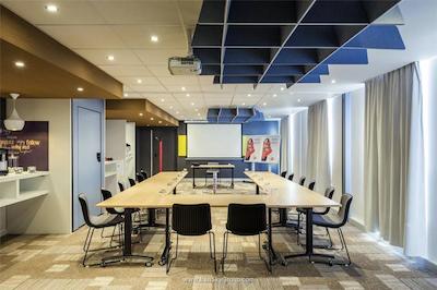 هتل آیبیس ایروان سنتر