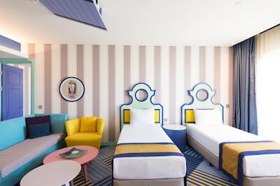 لندآف لجند کینگدام هتل