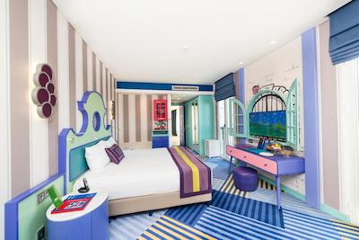 لندآف لجند کینگدام هتل